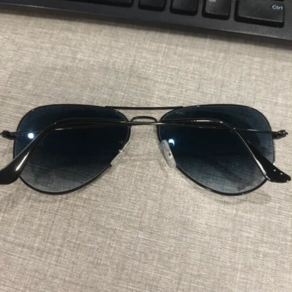 Ray-Ban Aviator Classic RB3025 - Picture 6 of 7